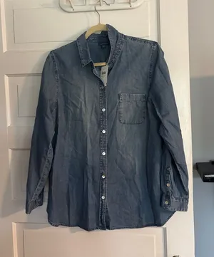 NWT Classic Blue Denim Button thumbnail 1
