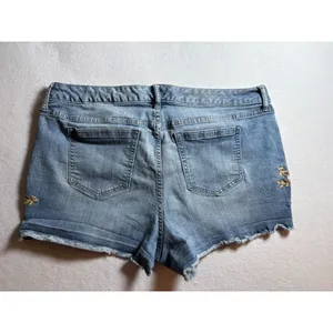 Torrid Denim Womens 18 Floral Embroidered Raw Hem Light Wash Jean Shorts Blue thumbnail 5