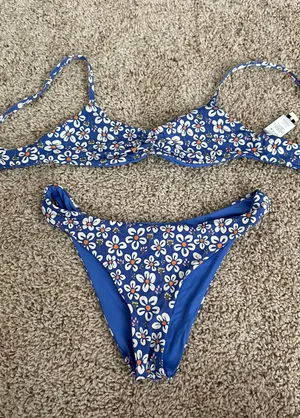 Daisy Dippin’ ’s Bikini Sets thumbnail 1
