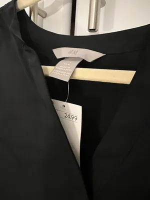 H&M black v neck tank blouse thumbnail 3