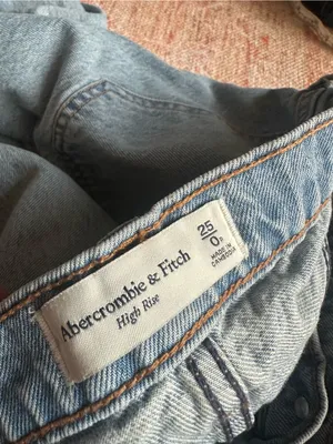 Abercrombie and Fitch light wash denim high rise midi skirt front slit 0P 25P thumbnail 2