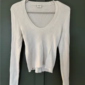 Abercrombie Ribbed cropped cream sweater thumbnail 2