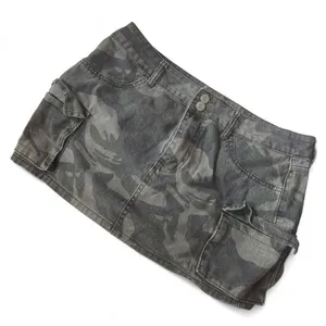 Y2K camo cargo mini skirt featuring a faded gray/green camouflage print Size S thumbnail 1