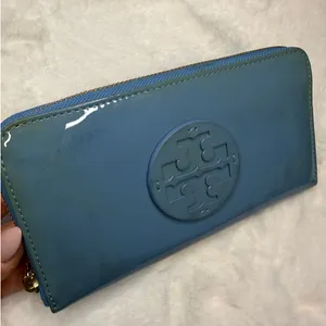 TORY BURCH Blue Patent Leather Zip Around Wallet thumbnail 3