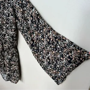 Free People Floral Romper Shorts Deep V-Neck Size Medium Black White Bell Sleeve thumbnail 6