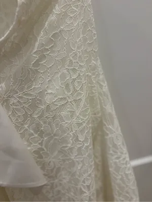 Alice + Olivia Cream Puff Sleeve Blouse Size Medium thumbnail 5
