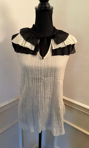 Banana Republic Sleeveless Gauze Ruffle Neck Blouse Black White Regency Frill thumbnail 1