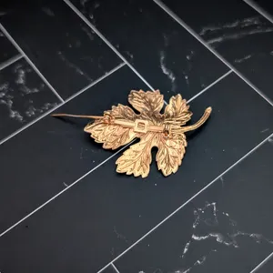 Vintage Brooch Large Fancy Statement Gold Tone Leaf - Fall / Autumn - 2" x 1.5" thumbnail 4