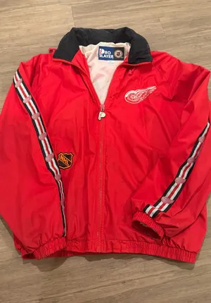 Vintage red wings Size L thumbnail 1