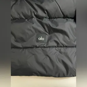 ALO Yoga NWT Gold Rush Puffer Jacket Full Zip, zipper pocket, very warm Black M thumbnail 7