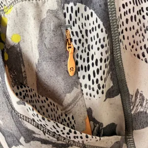 Lululemon Hotty Hot‎ Romper Abstract Orange Grey Print Adjustable Straps Size 4 thumbnail 9