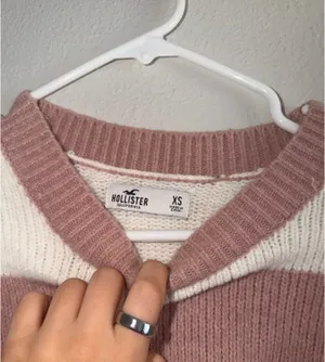Hollister Sweater thumbnail 3
