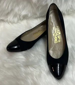 Salvatore Ferragamo Black Leather Patent Cap Toe Low Wedge Size 6.5aa B-24‎ thumbnail 1