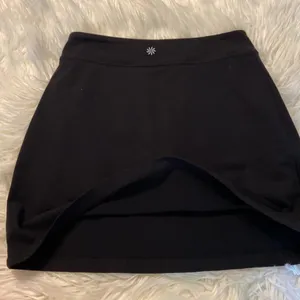 Athlete Skorts size A excellent condition 18” long with zipper pocket on the sid thumbnail 7