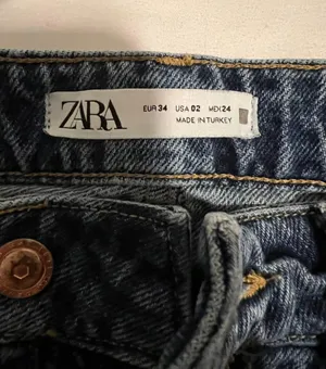 ZARA HIGH RISE BOYFRIEND JEANS thumbnail 4