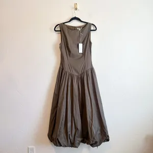 Reformation | NWT Elvira Open Back Bubble Hem Midi Dress Morel Brown | Size 6 thumbnail 5