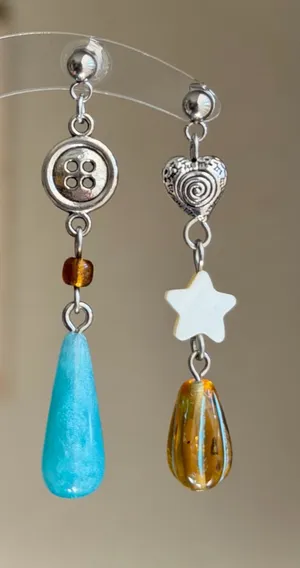 Handmade y2k funky fairy assymmetric dangle earrings🌟🧡 thumbnail 1