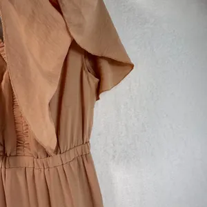 Simplee Peach Tiered Maxi Dress V-Neck Flutter Sleeve Boho Romantic Small thumbnail 4