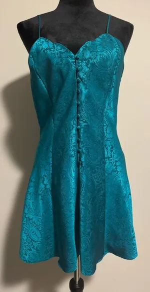 EUC Victoria’s Secret Vintage Blue Scalloped Satin Slip size medium thumbnail 1