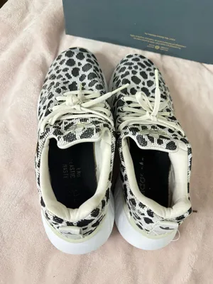 Adidas Swift Run 22 Dalmatian W Shoes Women’s Size 9 thumbnail 5