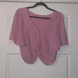 Abercrombie & Fitch pink crop top thumbnail 4