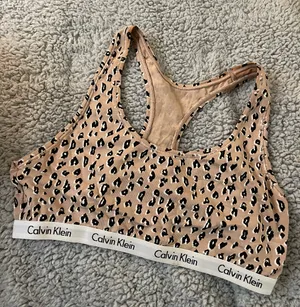 Calvin Klein Razorback thumbnail 1