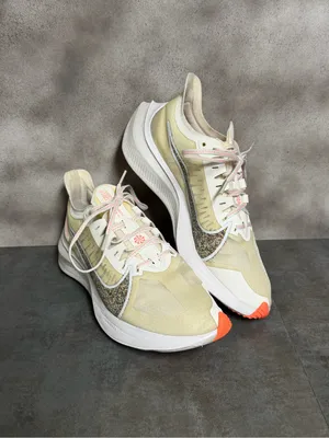 Nike Zoom Gravity Women’s Running Shoes Summit White BQ3203-101 Size 10 thumbnail 12