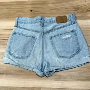 Aeropostale Distressed Blue Jean Mom Shorts Women’s 4 thumbnail 2