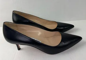 Manolo Blahnik Black Pointed Toe Heel Pumps Size 39. thumbnail 1