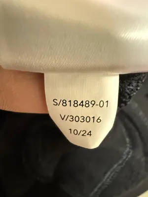 ATHLETA Black Coaster Luxe High Rise 4.5” Shortie Shorts Size Large thumbnail 6