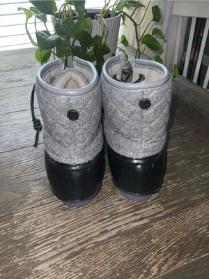 Ocean + Coast Women’s Quilted Grey and Black Waterproof Lace-Up Duck Boots 7 thumbnail 4