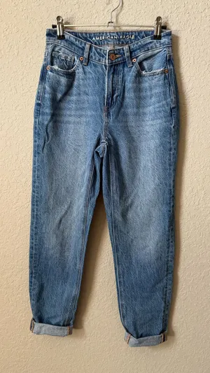 American Eagle Mom Jeans! thumbnail 1