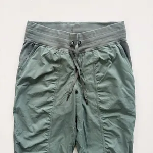 lululemon Dance Studio Mid-Rise Joggers size 8 thumbnail 3