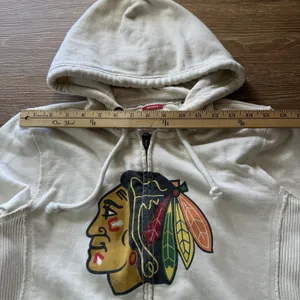 Mitchell & Ness Women's Chicago Blackhawks Zip Hoodie Cream Size M Distressed thumbnail 6
