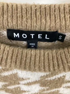 Motel Rocks Margo Jumper in Knit Houndstooth Brown Cropped Sweater thumbnail 2