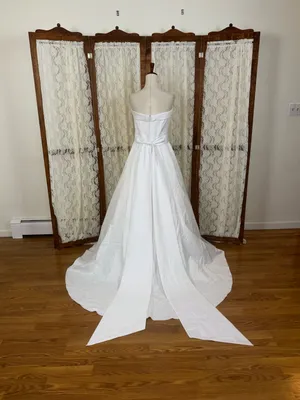 Beautiful Vintage Y2K David’s Bridal Wedding Gown thumbnail 6