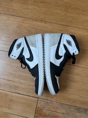 Nike Air Jordan 1 Mid Black White Gray thumbnail 2