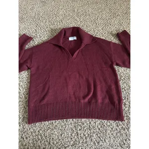 Old Navy Women's Maroon Polo Sweater Size small‎ thumbnail 2