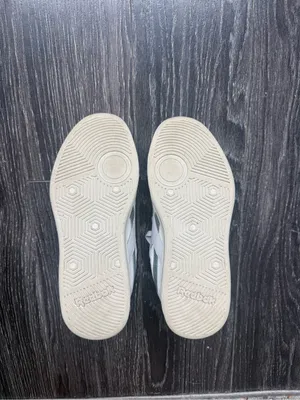 Reebok women’s White & Gray Low-Top Sneakers thumbnail 6