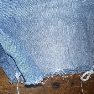 American Eagle mom jean distressed cutoff size 2 wedgie shorts thumbnail 2