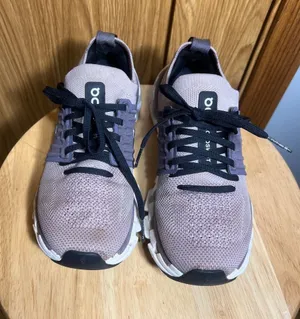 On Running Women’s Cloud Running Shoes - Mauve/Black thumbnail 1