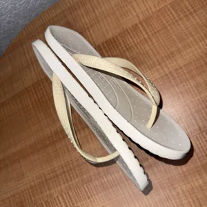 Crocs Basic Beach Sandals White Thong Comfort Iconic Summer Flip-Flop Size M7 W9 thumbnail 5