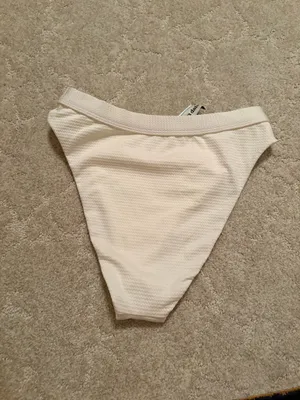 Dippin Daisy’s Swimwear Off-White Bikini Set thumbnail 4