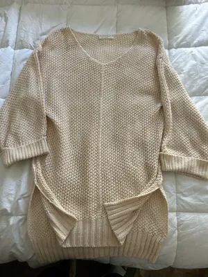 Women’s sweater Tan Size L thumbnail 1