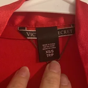 Victoria’s Secret Robe thumbnail 3