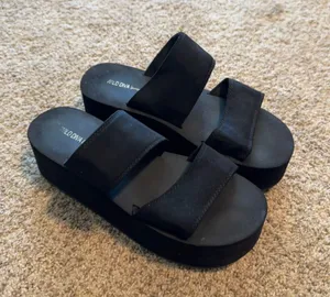 Black Platform Sandals Size 9 thumbnail 1
