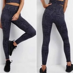 Anthropologie All Fenix Leggings Medium High Rise 7/8 Yoga Blue Snake Print M thumbnail 2