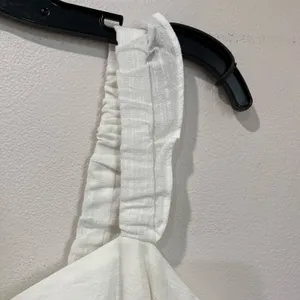 Heartloom Eyelet Ruffle Strap Top‎ Size M White Cotton Blend Boho Feminine thumbnail 7