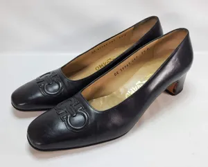 Salvatore Ferragamo Gancini‎ Pumps Womens 7.5 B Black Leather Block Heel Italy thumbnail 1