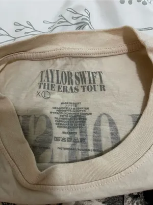 Taylor Swift The Eras Tour Collage Concert Tee Ecru Sz XL Like New thumbnail 5